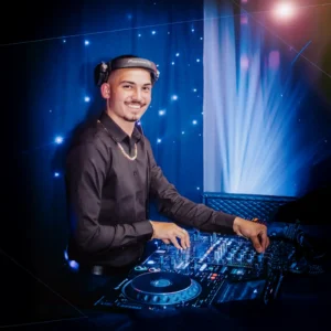 DJ Raw-E in de spotlights